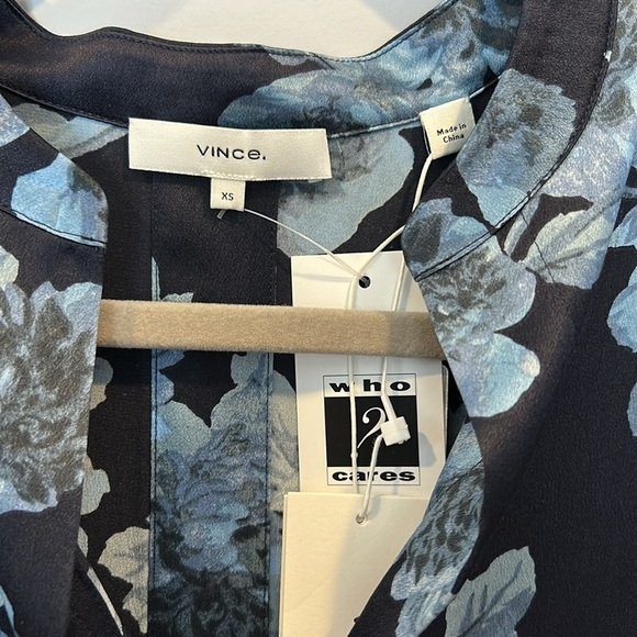 Vince Tapestry Floral Silk Popover Top Blue Black - Picture 5 of 13